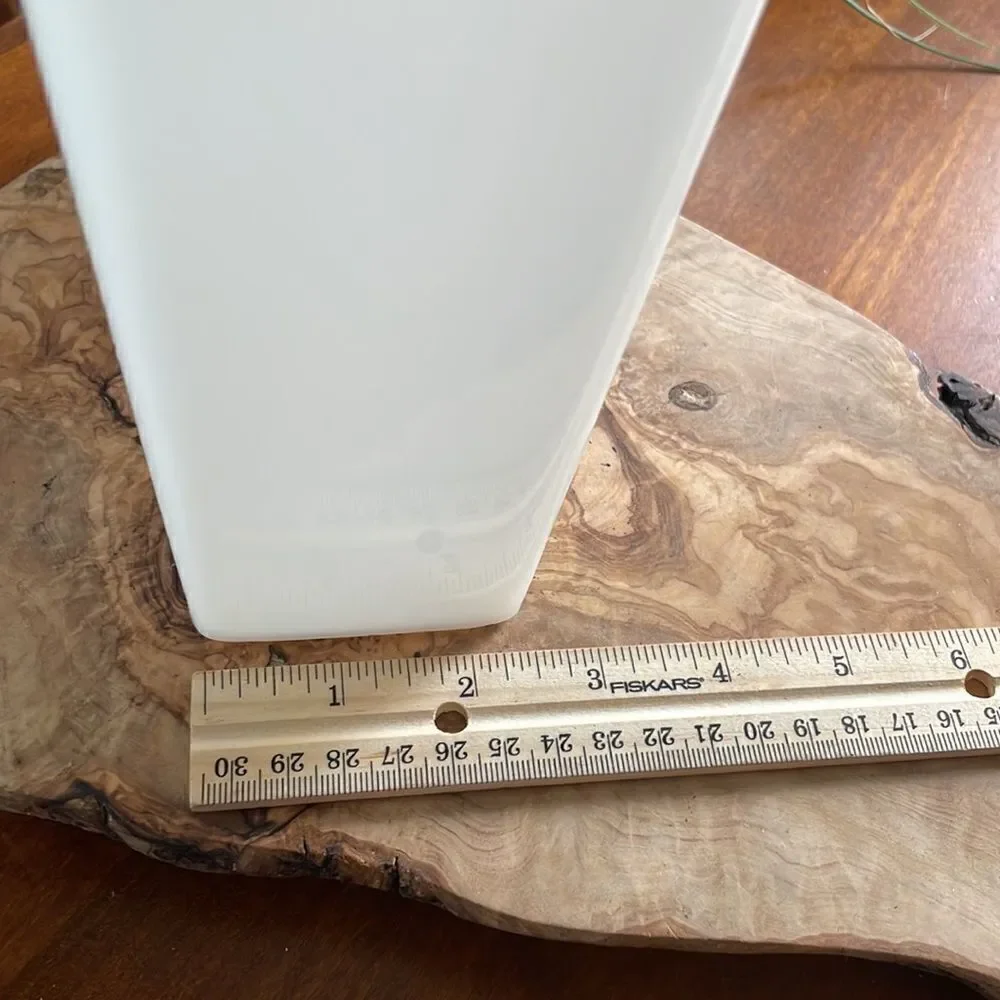Vintage Tupperware Store and Pour White Cereal Container